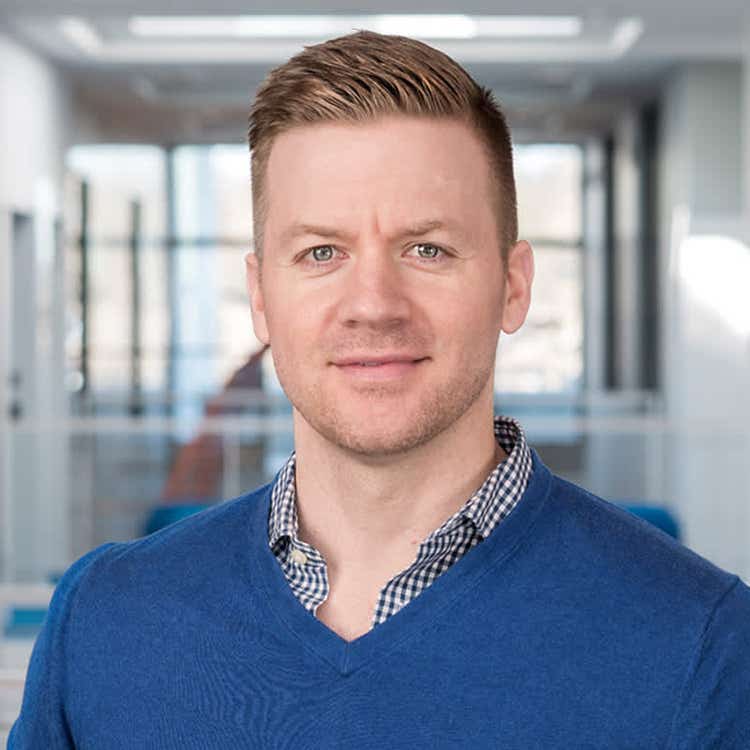 Rob Grant headshot (new updated 800x800)