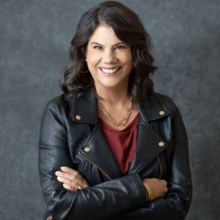 Stacy Hintermeister Headshot